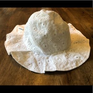 Eyelet baby floppy hat